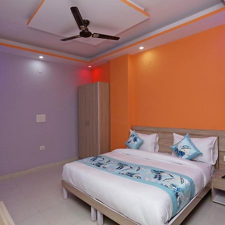 Oyo Rose Residency Near Dwarka Sector 9 Metro Station Hotel New Delhi Buitenkant foto