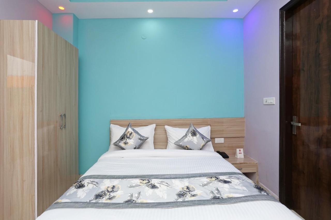 Oyo Rose Residency Near Dwarka Sector 9 Metro Station Hotel New Delhi Buitenkant foto