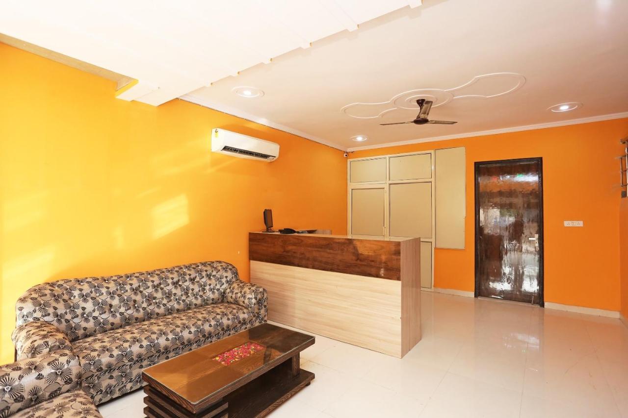 Oyo Rose Residency Near Dwarka Sector 9 Metro Station Hotel New Delhi Buitenkant foto